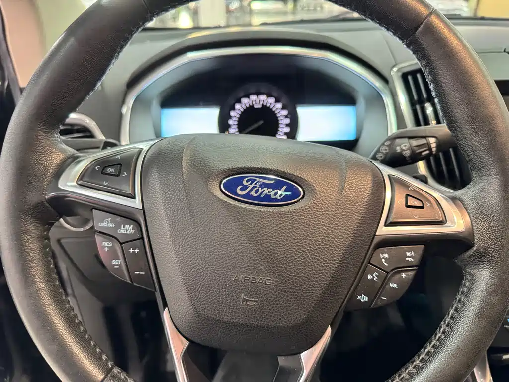 Ford Edge 2017 — фото 13
