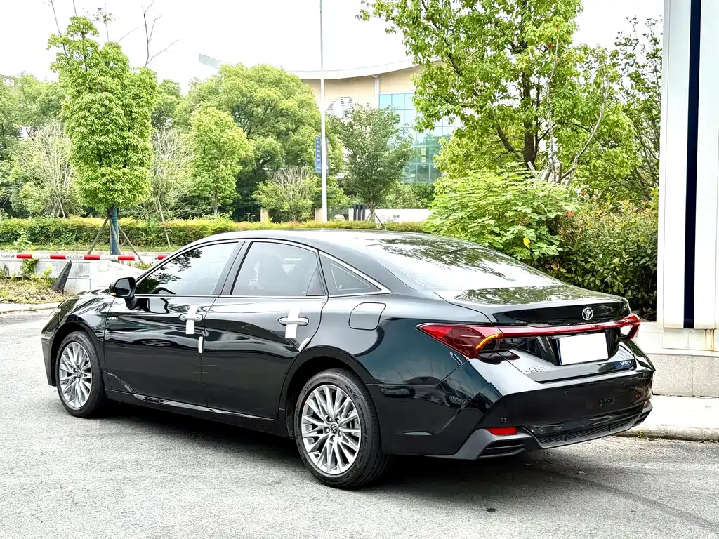 Toyota Avalon 2025