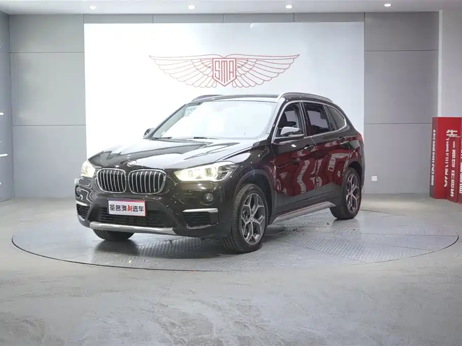 BMW X1 2019 — фото 1