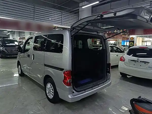Nissan NV200 2013