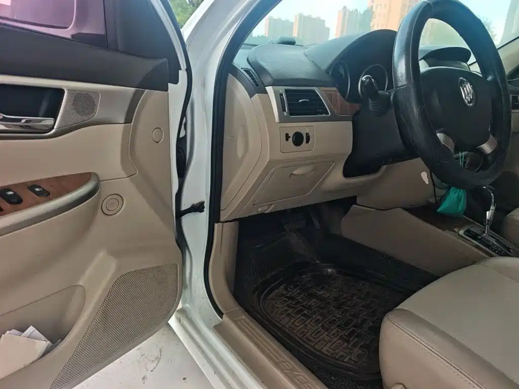 Buick Excelle 2015 — фото 17