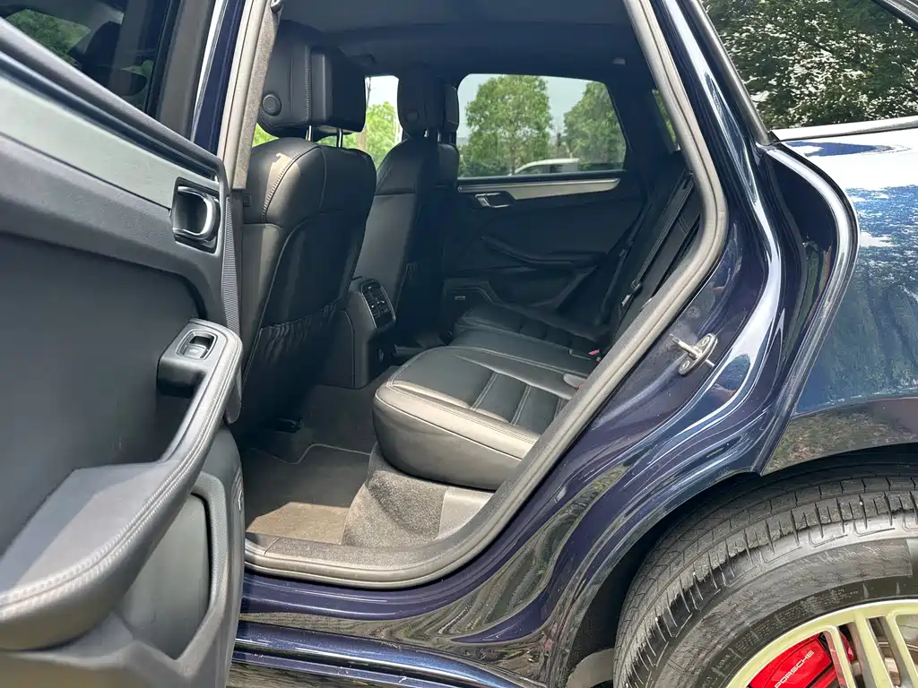 Porsche Macan 2018 — фото 20