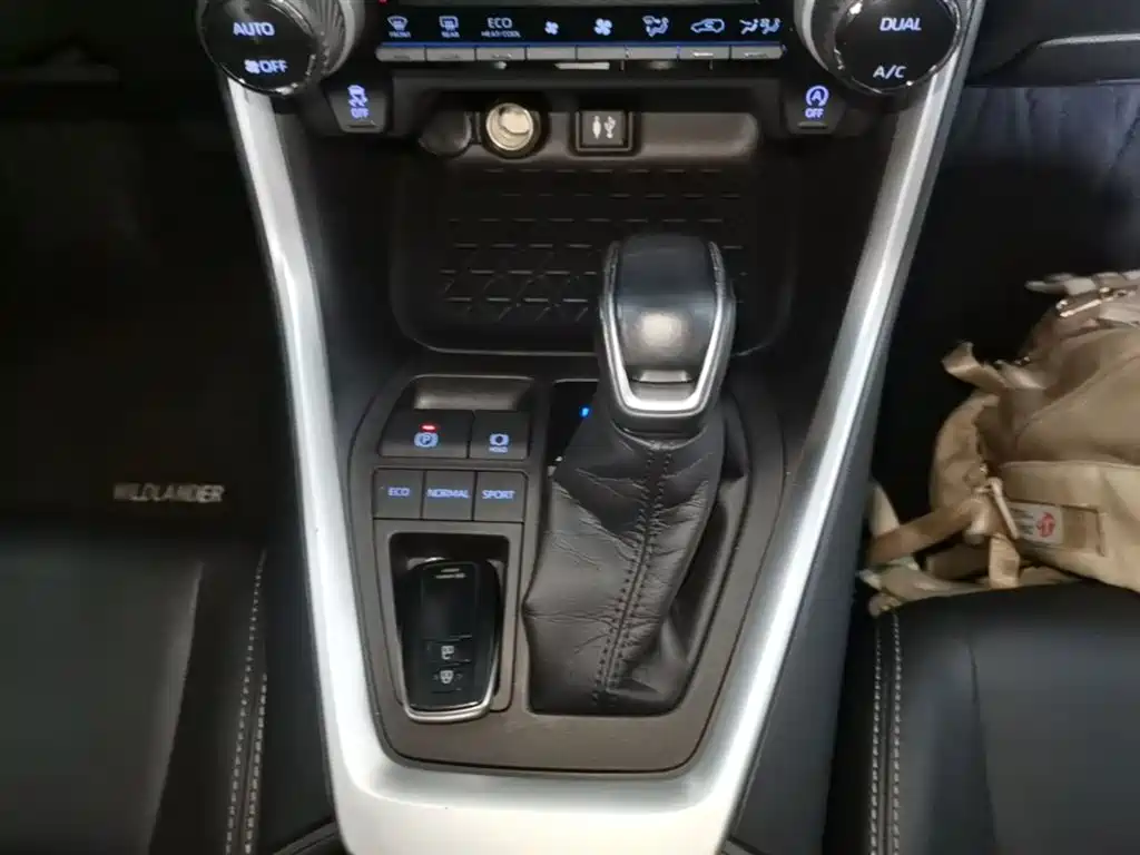 Toyota Wildlander 2021 — фото 14