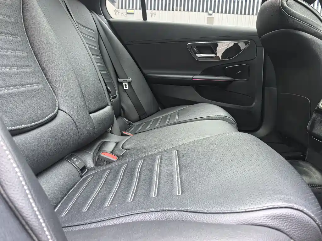 Mercedes-Benz C-Class 2022