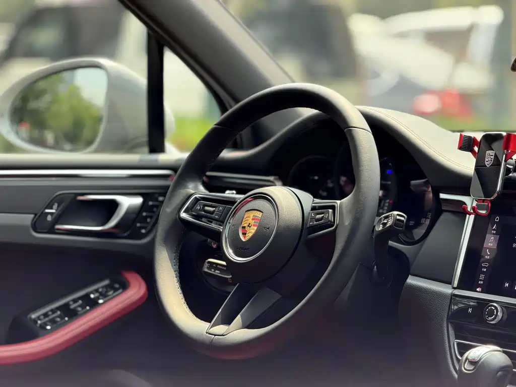 Porsche Macan 2023 — фото 11