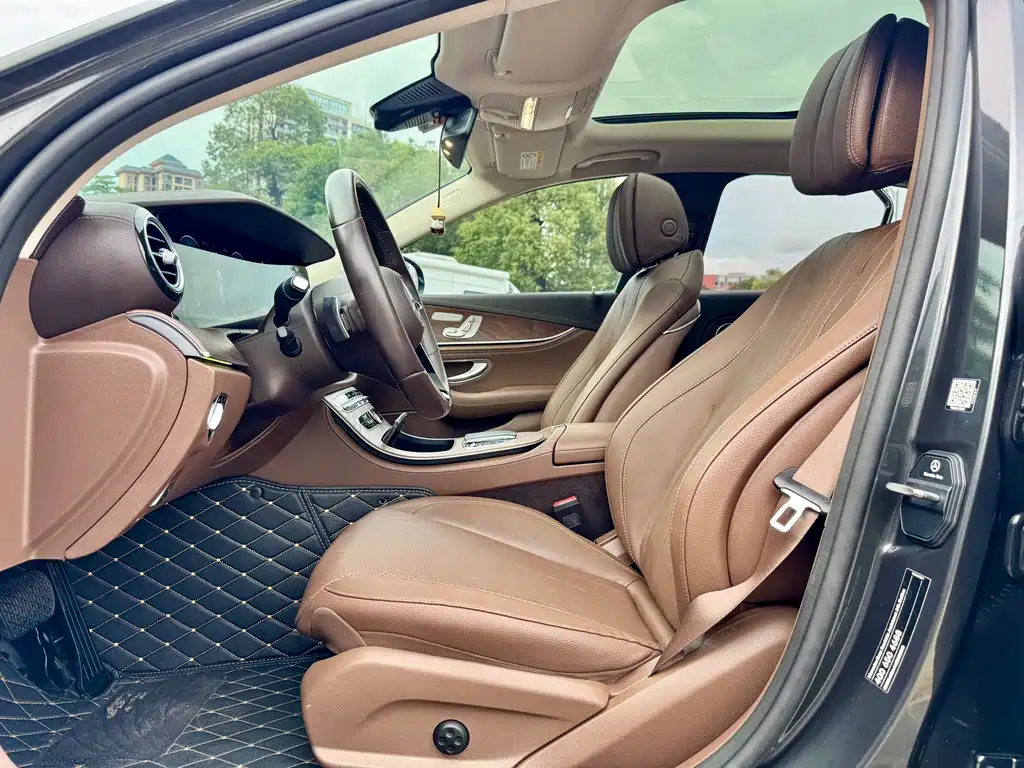 Mercedes-Benz E-Class 2023 — фото 4