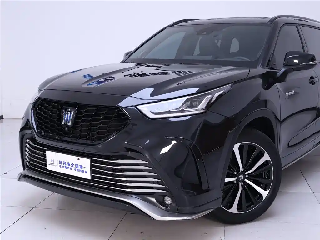 Toyota Crown Kluger 2022
