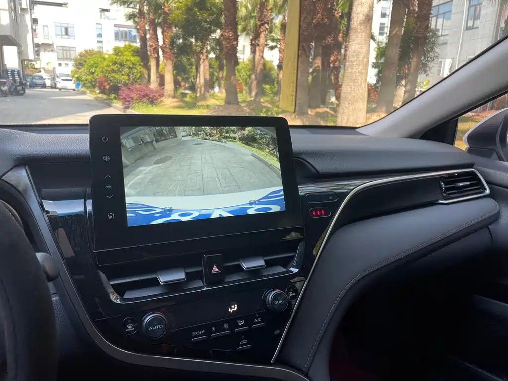 Toyota Camry 2024 — фото 18