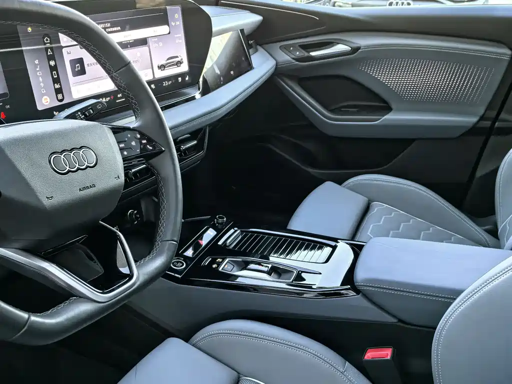 Audi Q6L E-Tron 2025 — фото 12