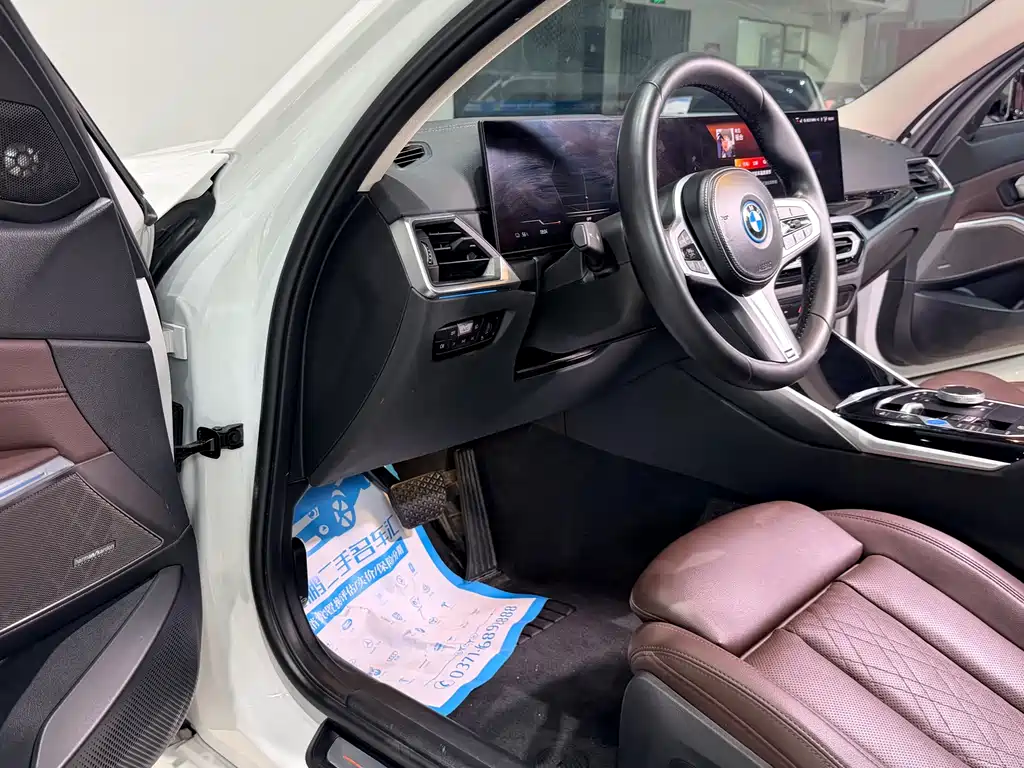 BMW i3 2023 — фото 11