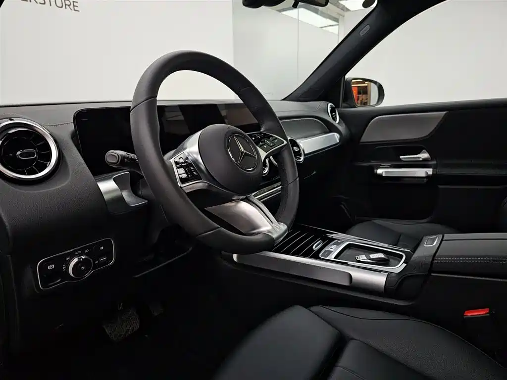 Mercedes-Benz GLB 2024