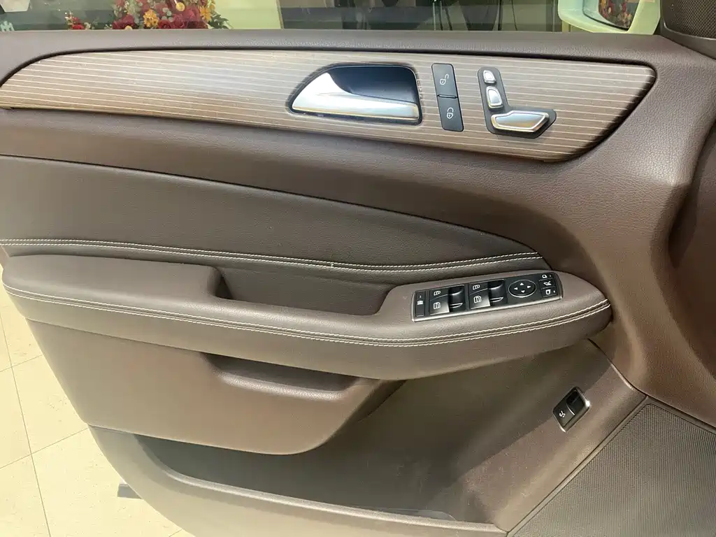 Mercedes-Benz GLE 2019 — фото 19