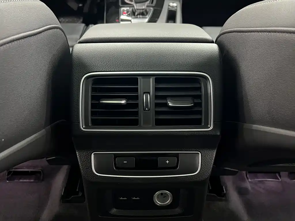Audi Q5L 2022 — фото 14