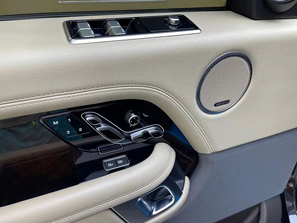 Land Rover Range Rover 2022 — фото 15