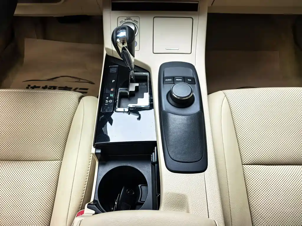 Lexus ES 2015 — фото 14
