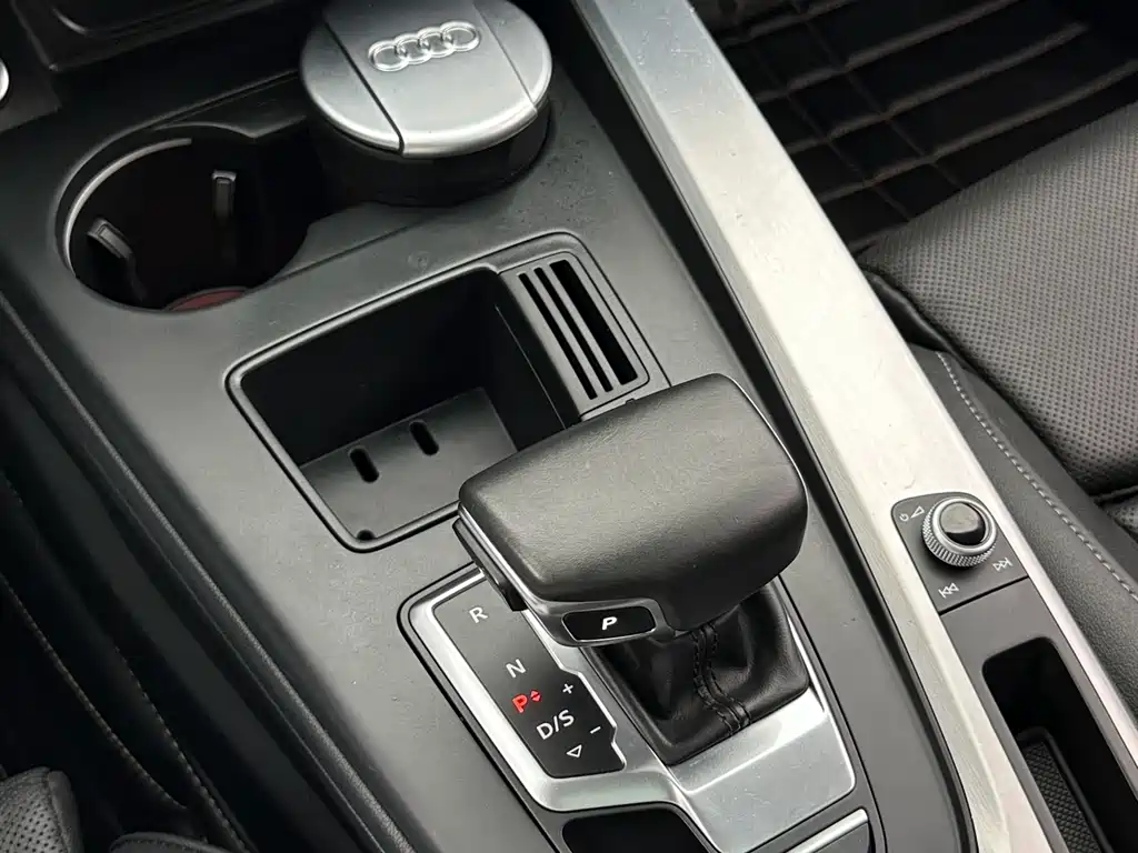 Audi A4L 2021