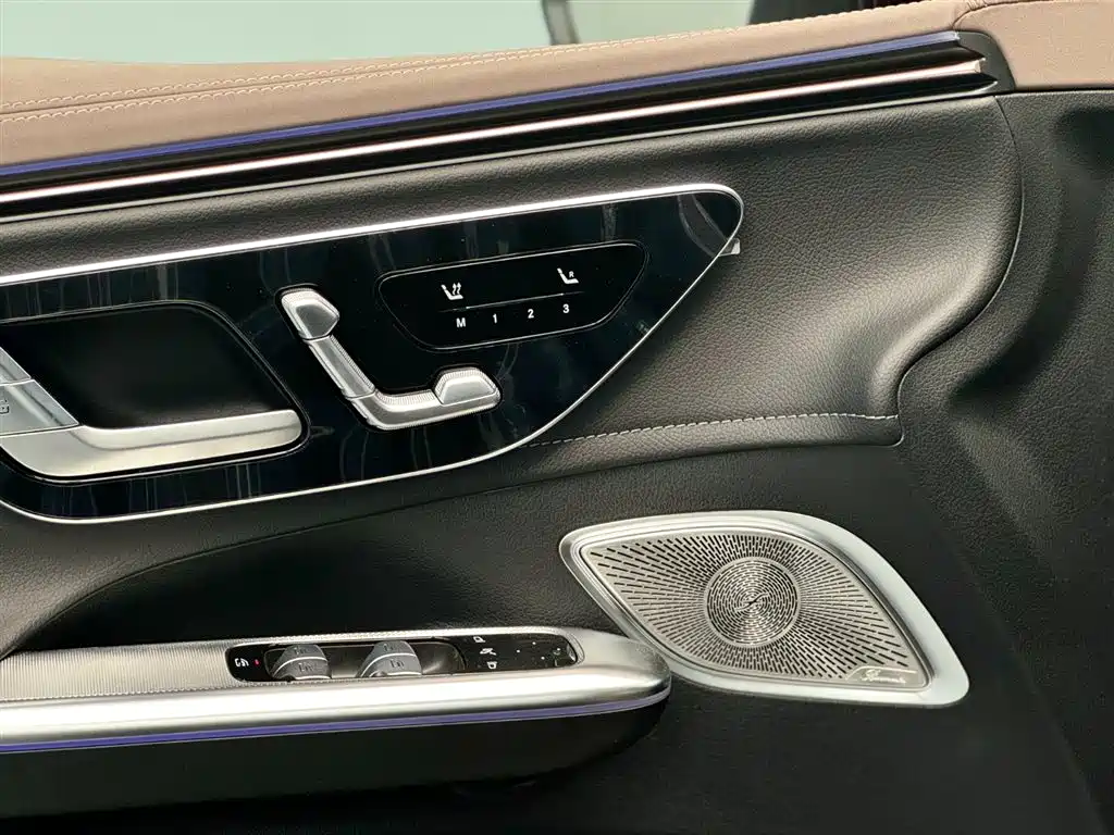 Mercedes-Benz EQE SUV 2025 — фото 8