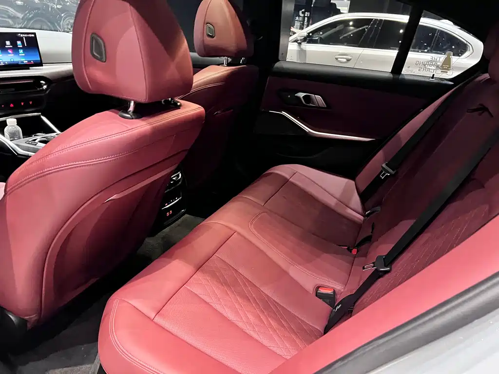 BMW 3 Series 2025 — фото 15