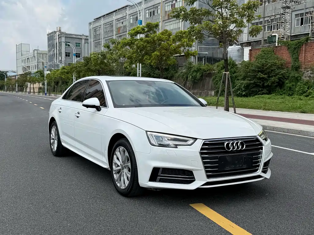 Audi A4L 2019
