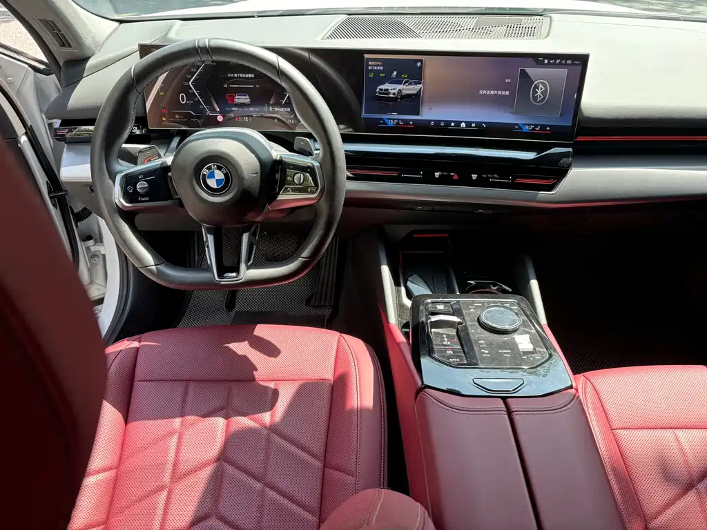 BMW 5 Series 2024 — фото 13