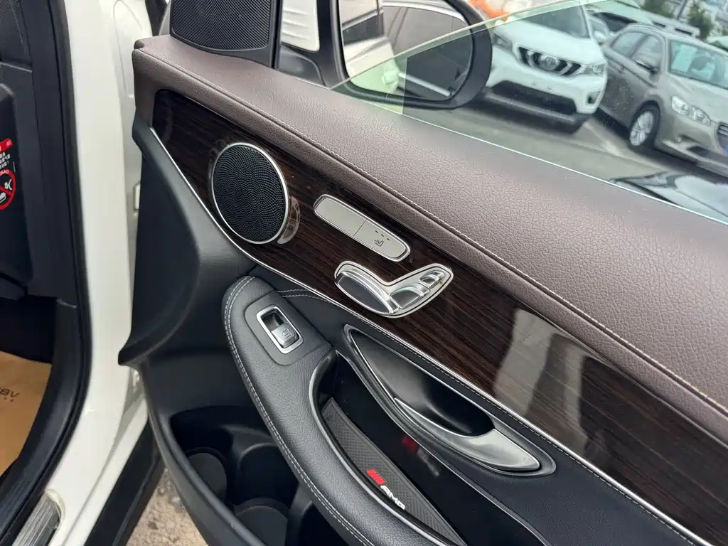 Mercedes-Benz GLC 2018 — фото 12