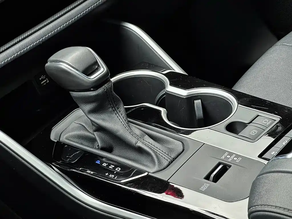 Toyota Highlander 2022 — фото 14