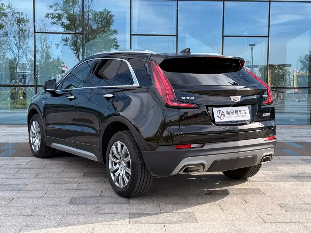 Cadillac XT4 2022 — фото 4