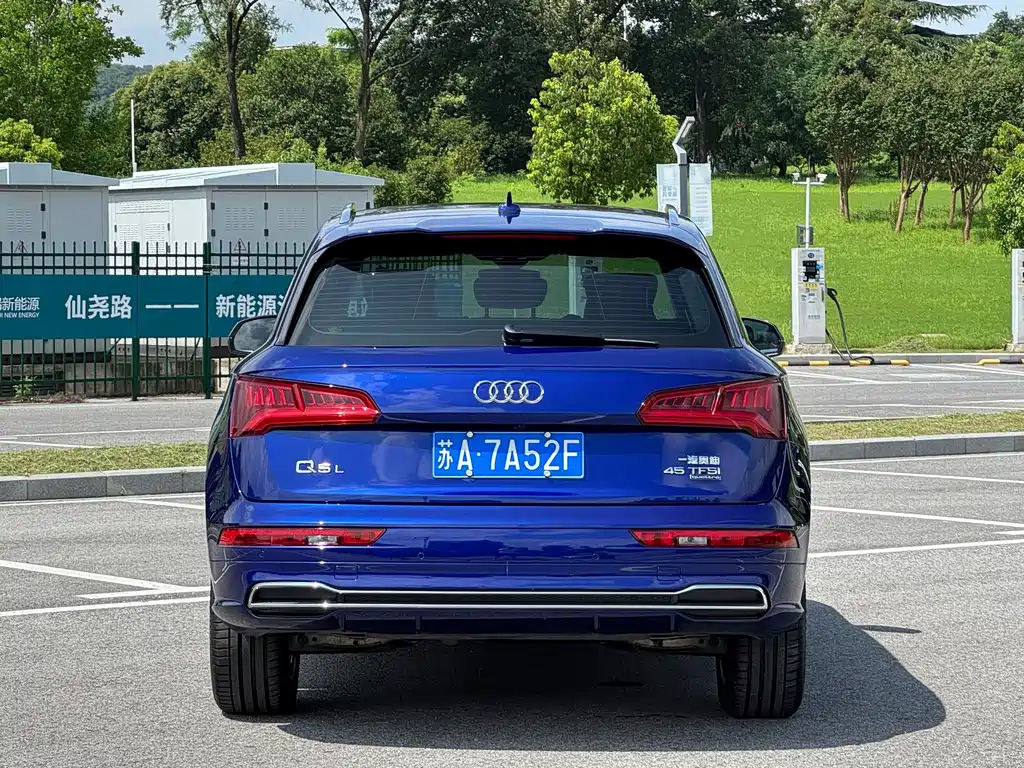 Audi Q5L 2019 — фото 18