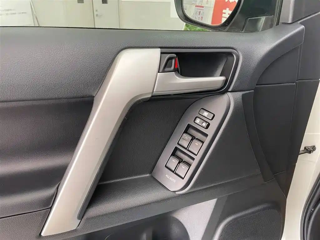 Toyota Prado 2019 — фото 10