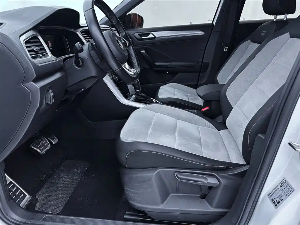 Volkswagen T-Roc 2021 — фото 13
