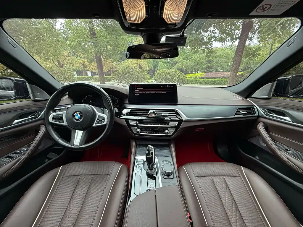 BMW 5 Series 2021 — фото 11