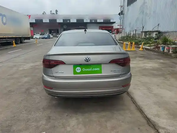 Volkswagen Sagitar 2021