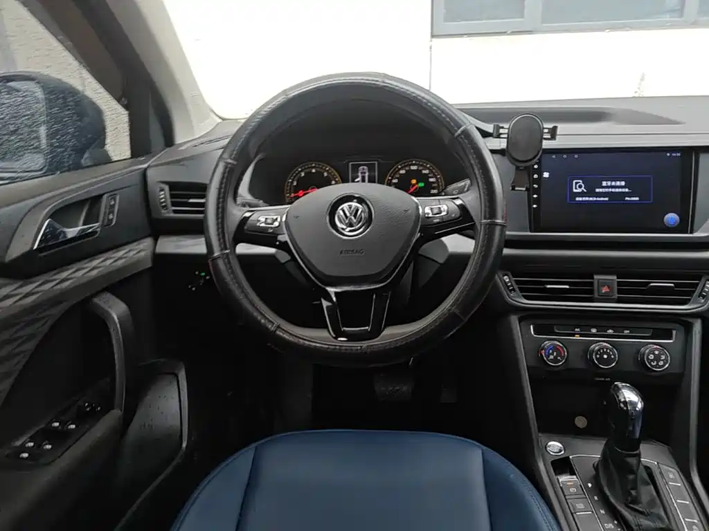 Volkswagen Tharu 2020