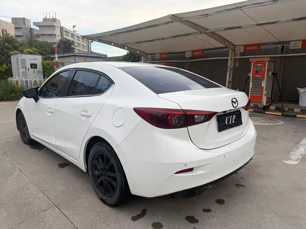 Mazda 3 Axela 2017 — фото 9