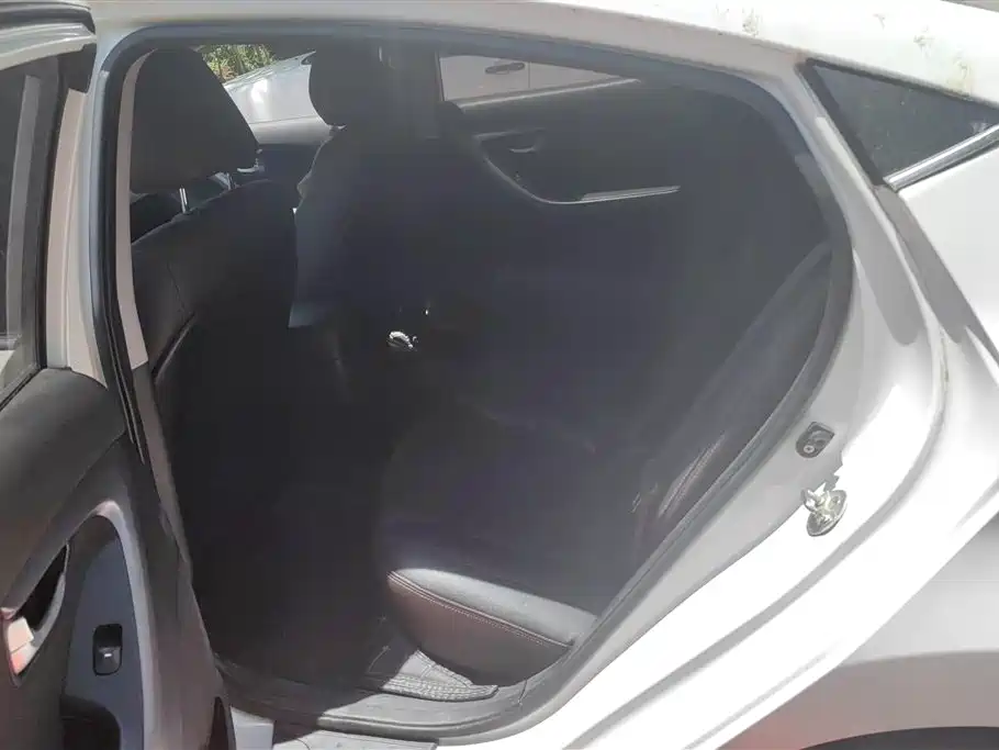 Hyundai Elantra Langdong 2015 — фото 11