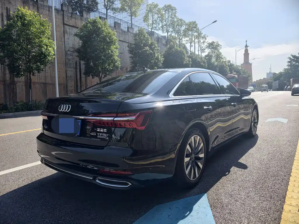 Audi A6L 2022