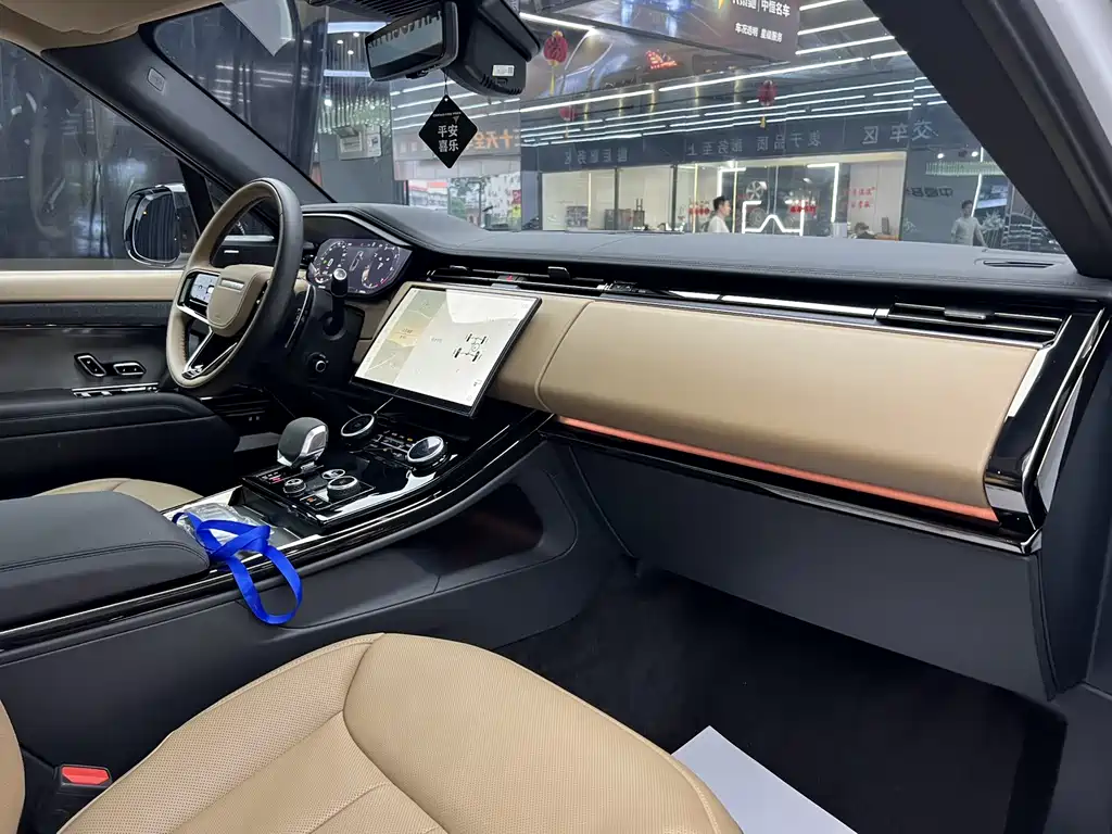 Land Rover Sport 2023 — фото 10