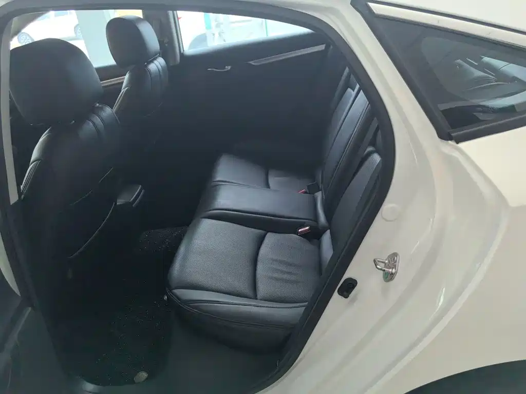 Honda Civic 2018 — фото 18