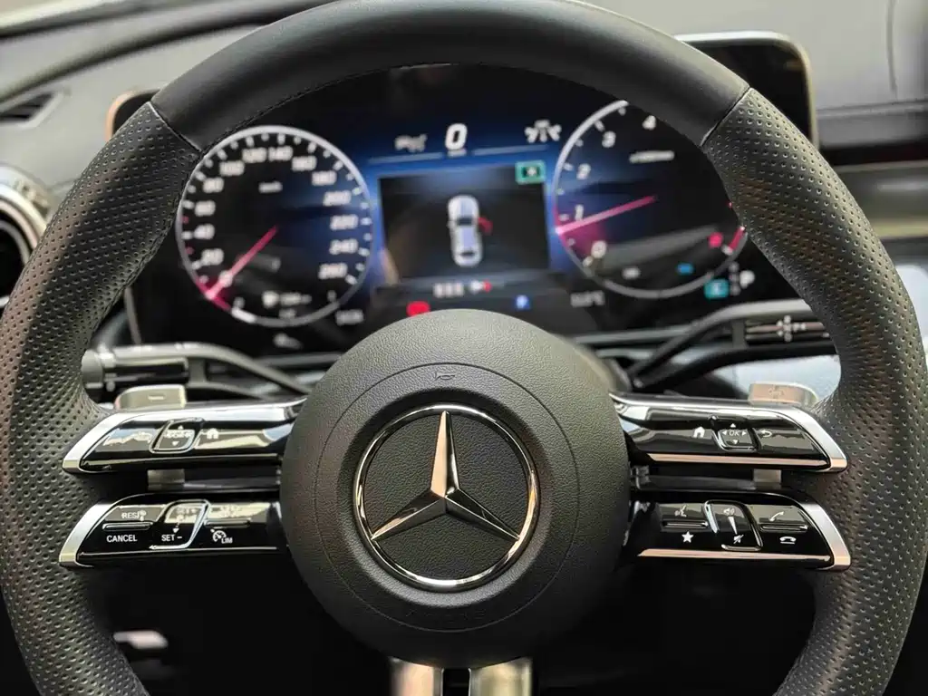 Mercedes-Benz C-Class 2024 — фото 13