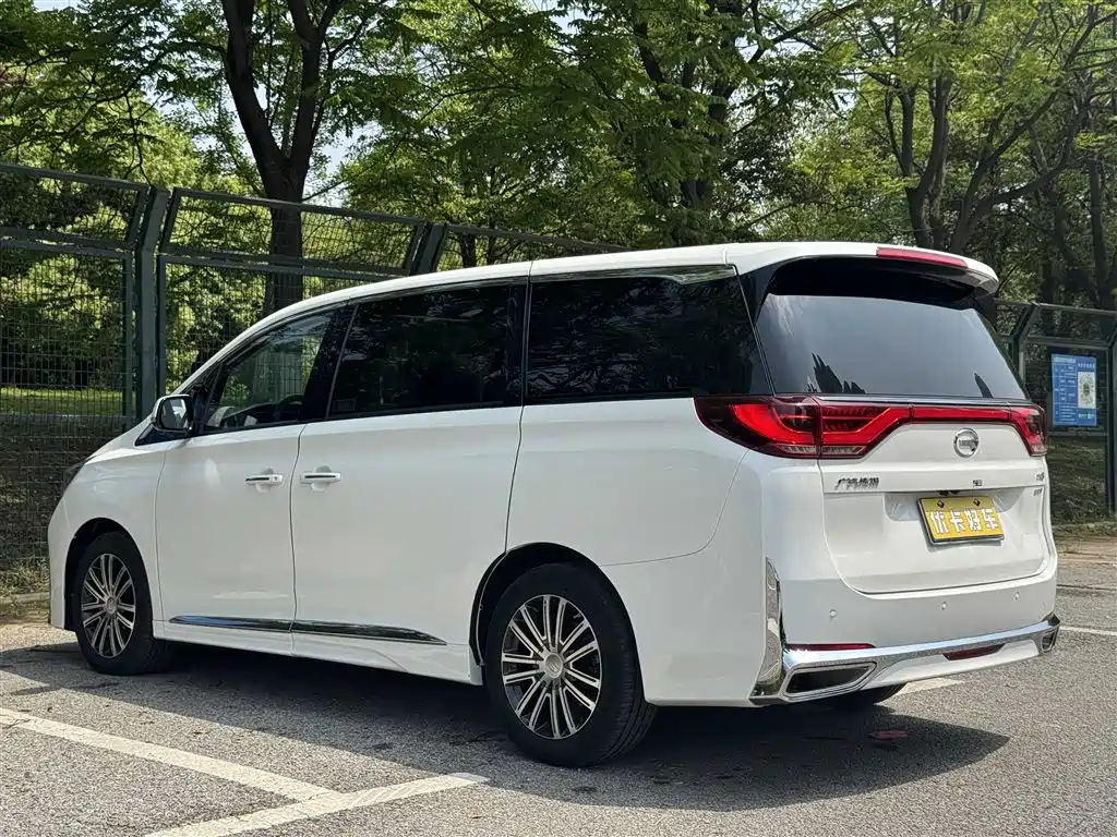 GAC Motor Trumpchi M8 2022 — фото 6