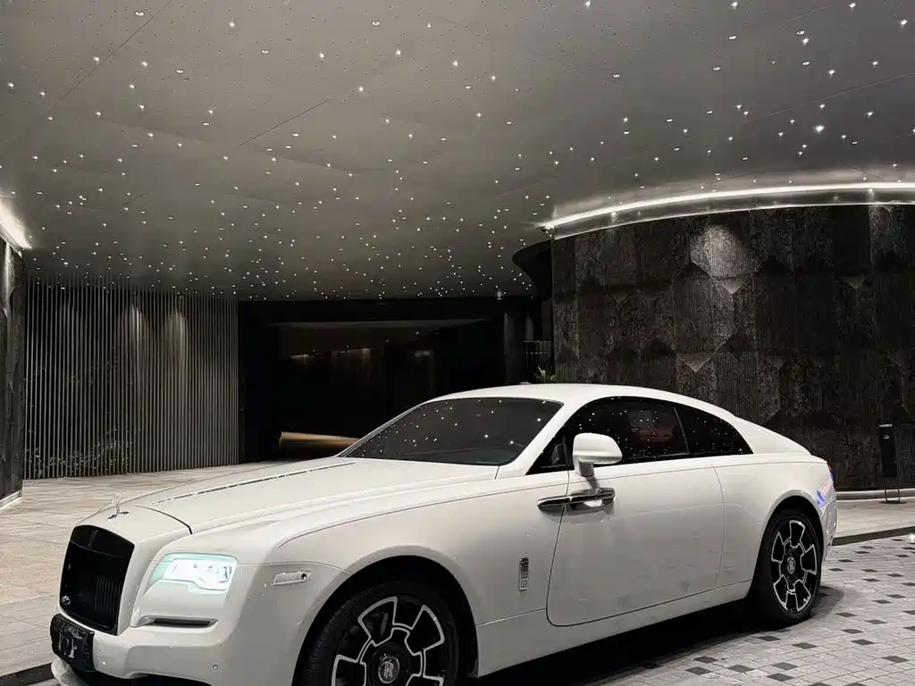 Rolls-Royce Phantom 2018 — фото 1