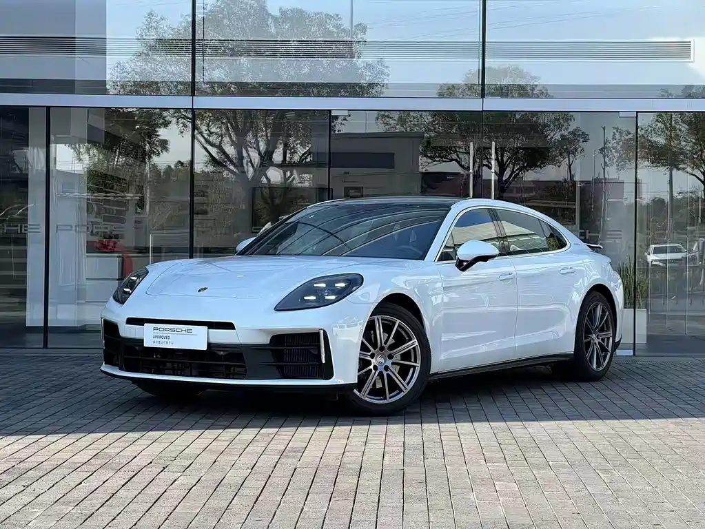 Porsche Panamera 2025