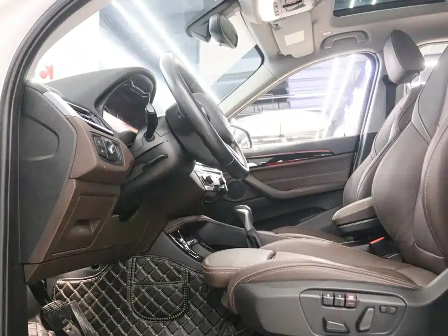 BMW X1 2018 — фото 15
