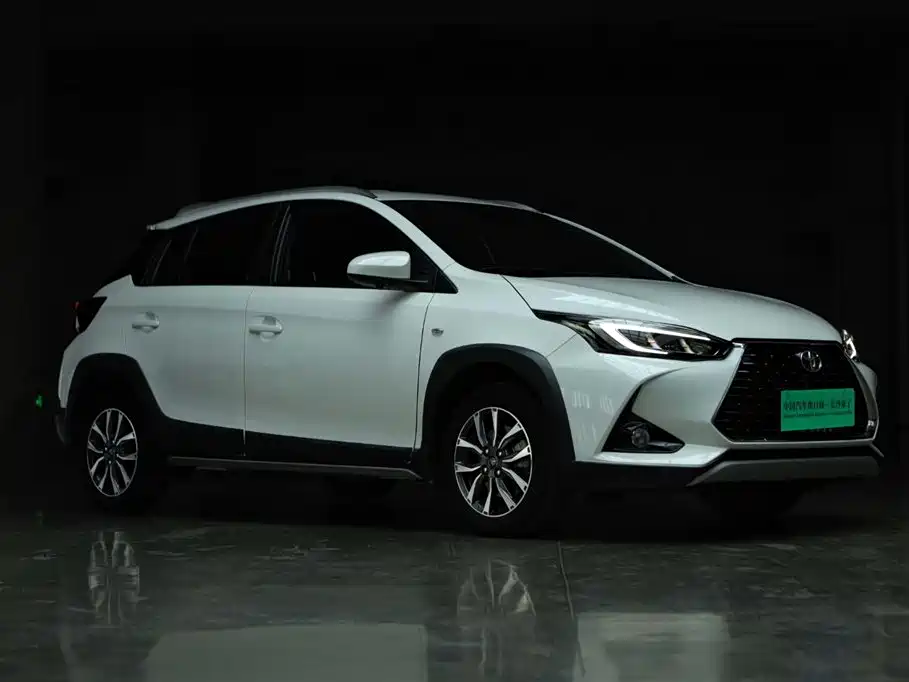 Toyota Yaris L 2022 — фото 3