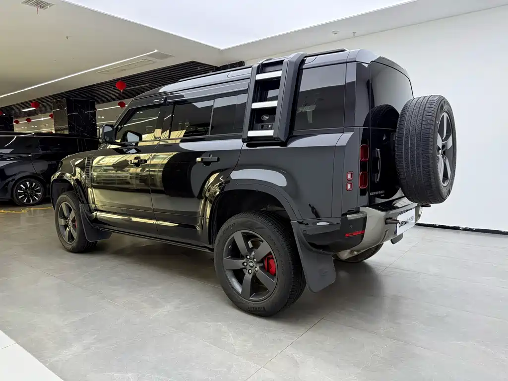 Land Rover Defender 2021 — фото 22