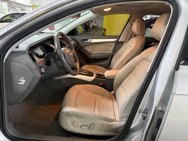 Audi A4L 2011