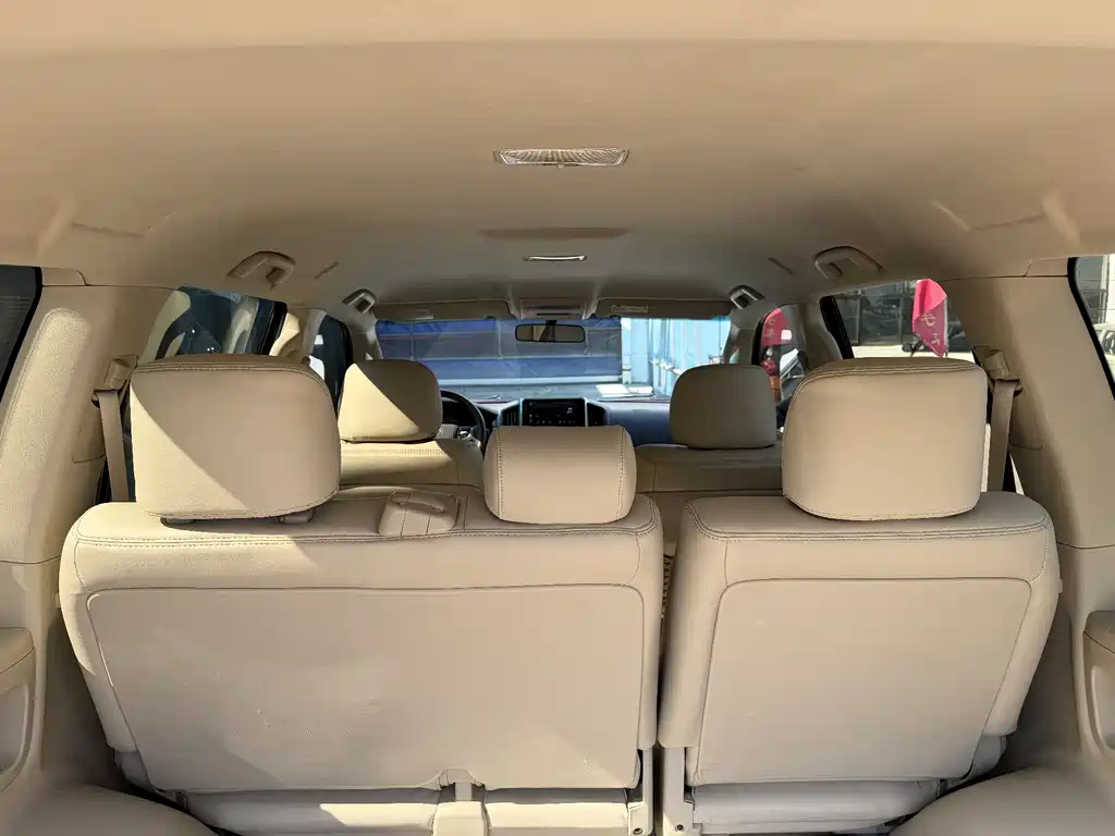 Toyota Land Cruiser 2018 — фото 16
