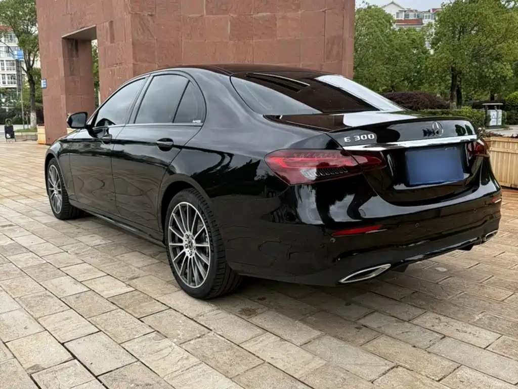 Mercedes-Benz E-Class 2024