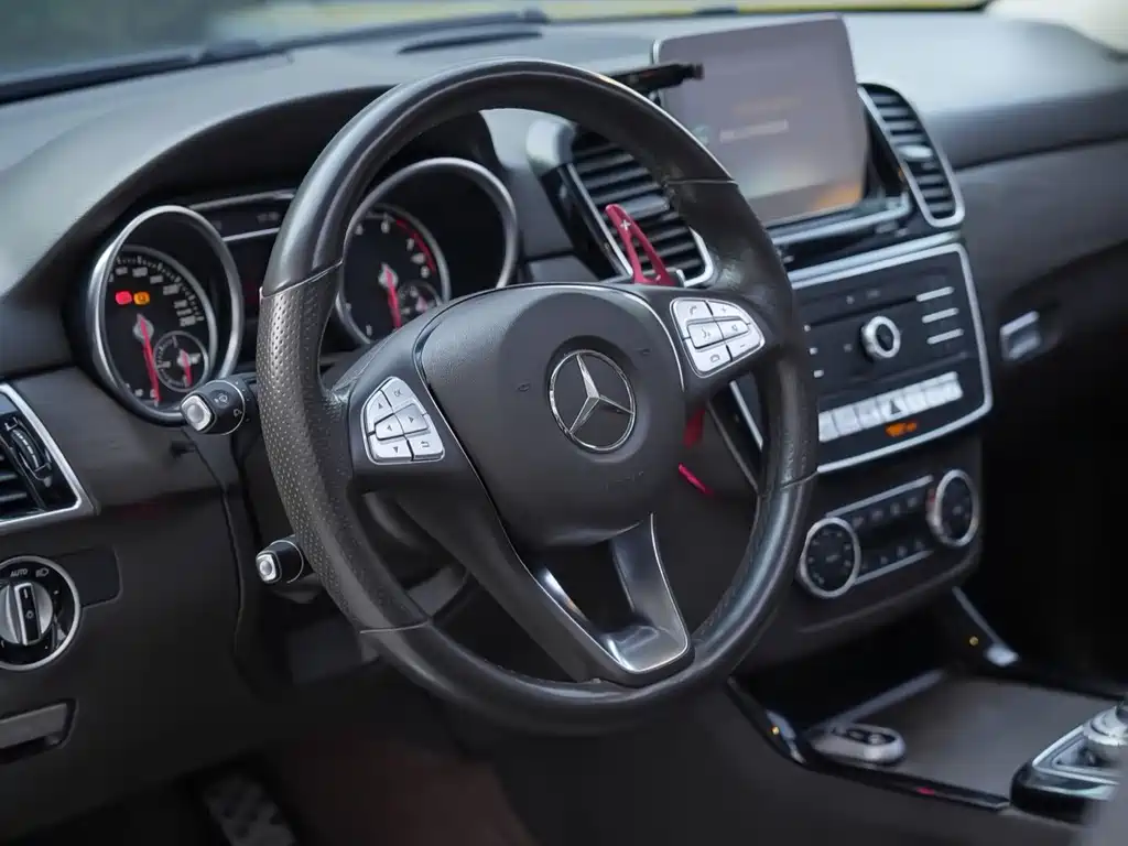 Mercedes-Benz GLE 2016 — фото 8