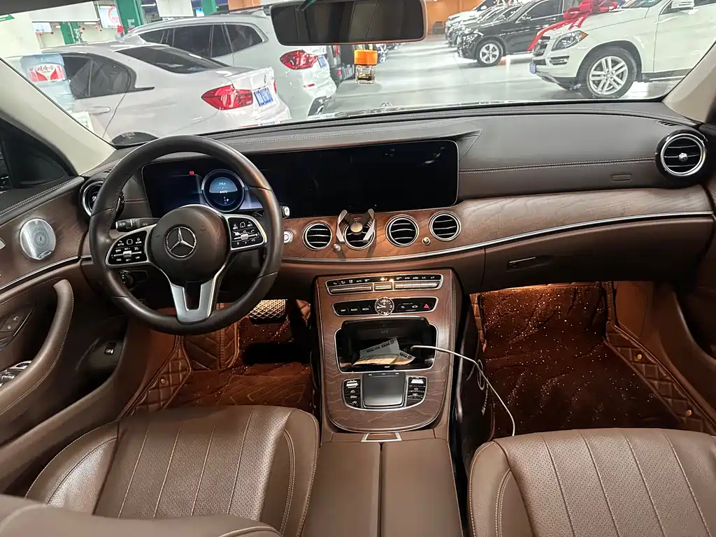 Mercedes-Benz E-Class 2019 — фото 10